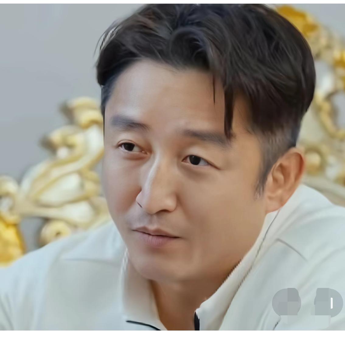 邹市明：我在美国打三场比赛，就可以在那买套房。但我打两届奥运会，都买不起房。
