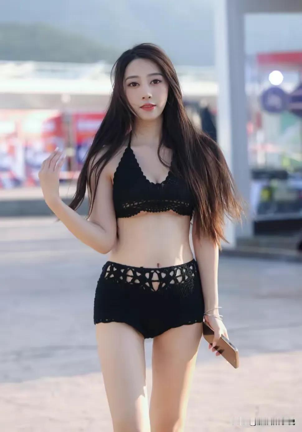 美女海边风景照片，大秀完美身材