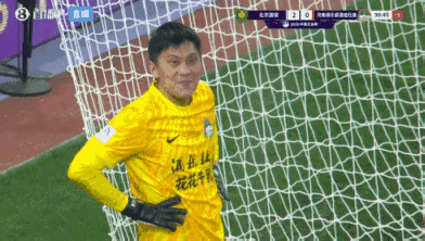 河南队守门员不能理解点球扑出去了还要重发！足协杯决赛本来河南队守门员王国明有很高