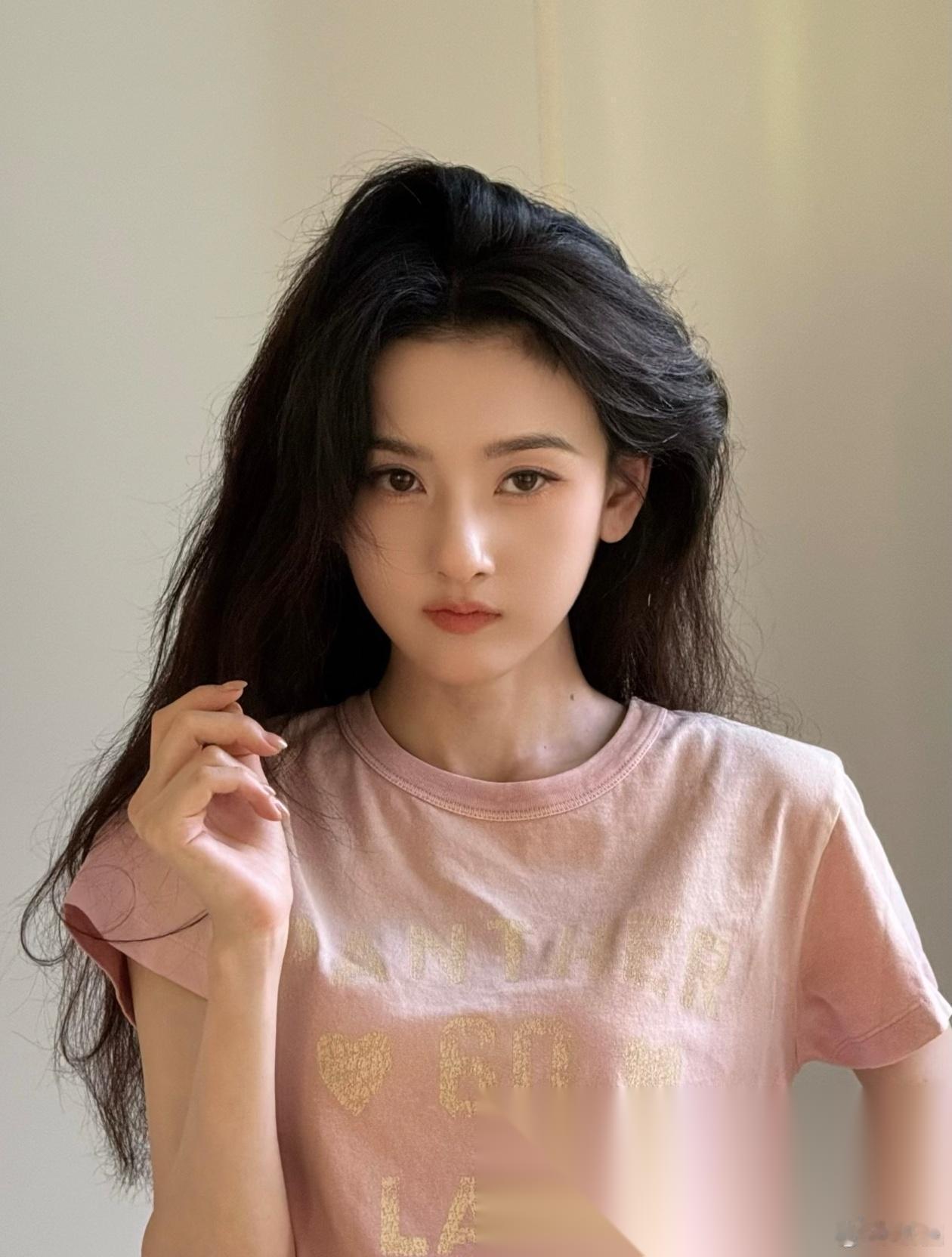好家伙！宋祖儿法定本名正式曝光，全网网友全都看懵了！ 孙凡清，这个法定姓名一出，
