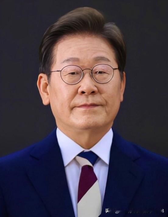 韩国正在考虑加入特朗普领导的美国计划，以保护通过霍尔木兹海峡的船只，此前一艘韩国