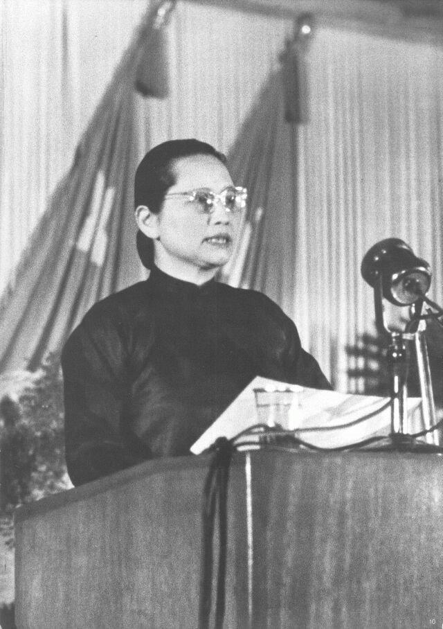 1936年，宋庆龄取出抚恤金抵押房产支持毛泽东，33年后主席才知晓。

1936