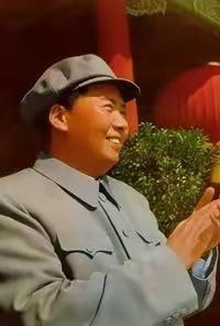 看懂背后逻辑，才明白为啥总有人恶意抹黑伟人！

伟人一生站在普通百姓这边，为了底