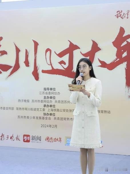 常熟沙家浜新春佳节传统韵味浓新春的沙家浜，芦苇荡畔年味正浓。横泾老街灯笼高挂，游