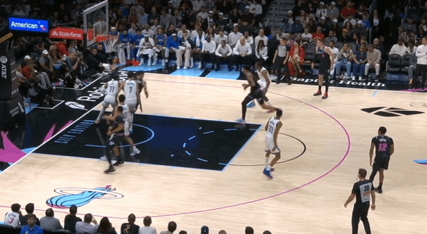 切特观察：战热火再送5封盖遮天蔽日，近两场合计送出9盖帽图1防无球掩护坚决沉退镇