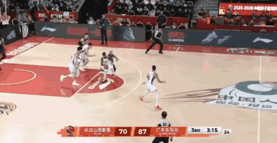 广东队在经过上个赛季筛选小外援的痛苦后，这个赛季总算是选对了人。
奎因这几场比赛