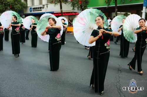 苏炳添手作非遗鱼灯 抖音足球嘉年华佛山站、抖音足球嘉年华、今晚期待苏炳添 