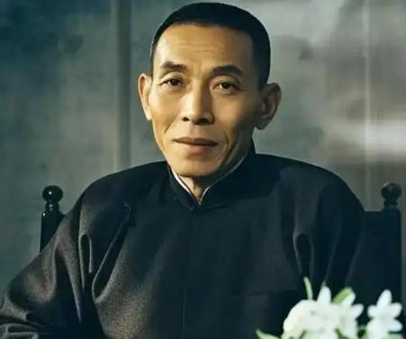 1991年，杜月笙的儿子到了北京，想要要回父亲当年买下的四合院，结果所有住家都不