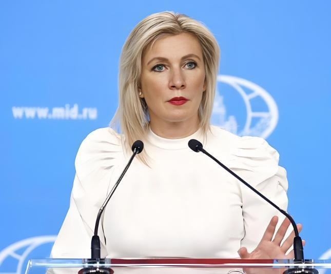 俄罗斯那句话，算是把桌子掀了。
发言人扎哈罗娃直接摊牌：所有在乌克兰境内的西方军