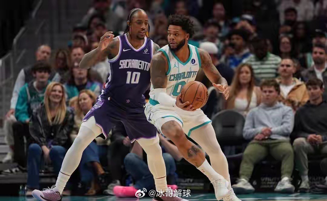 3月25日，黄蜂主场134-90狂胜国王44分，豪取四连胜￼￼￼。全队三分55投