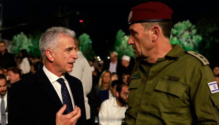 摩萨德局长大卫·巴雷纳前往美国白宫，专门研究讨论伊朗问题，而美国正在考虑可能采取