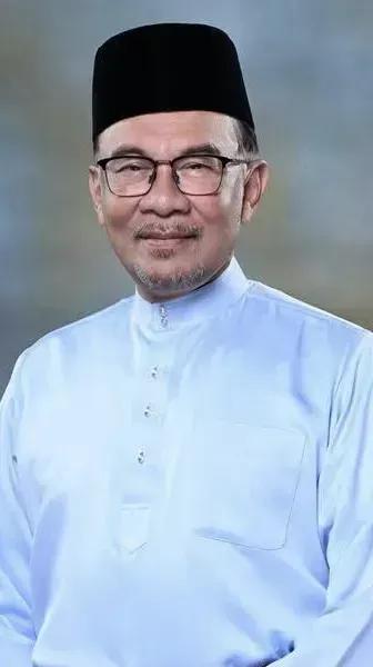 前脚马来西亚总理安瓦尔以东盟轮值主席身份紧急介入柬泰冲突，呼吁泰柬双方立刻停火。