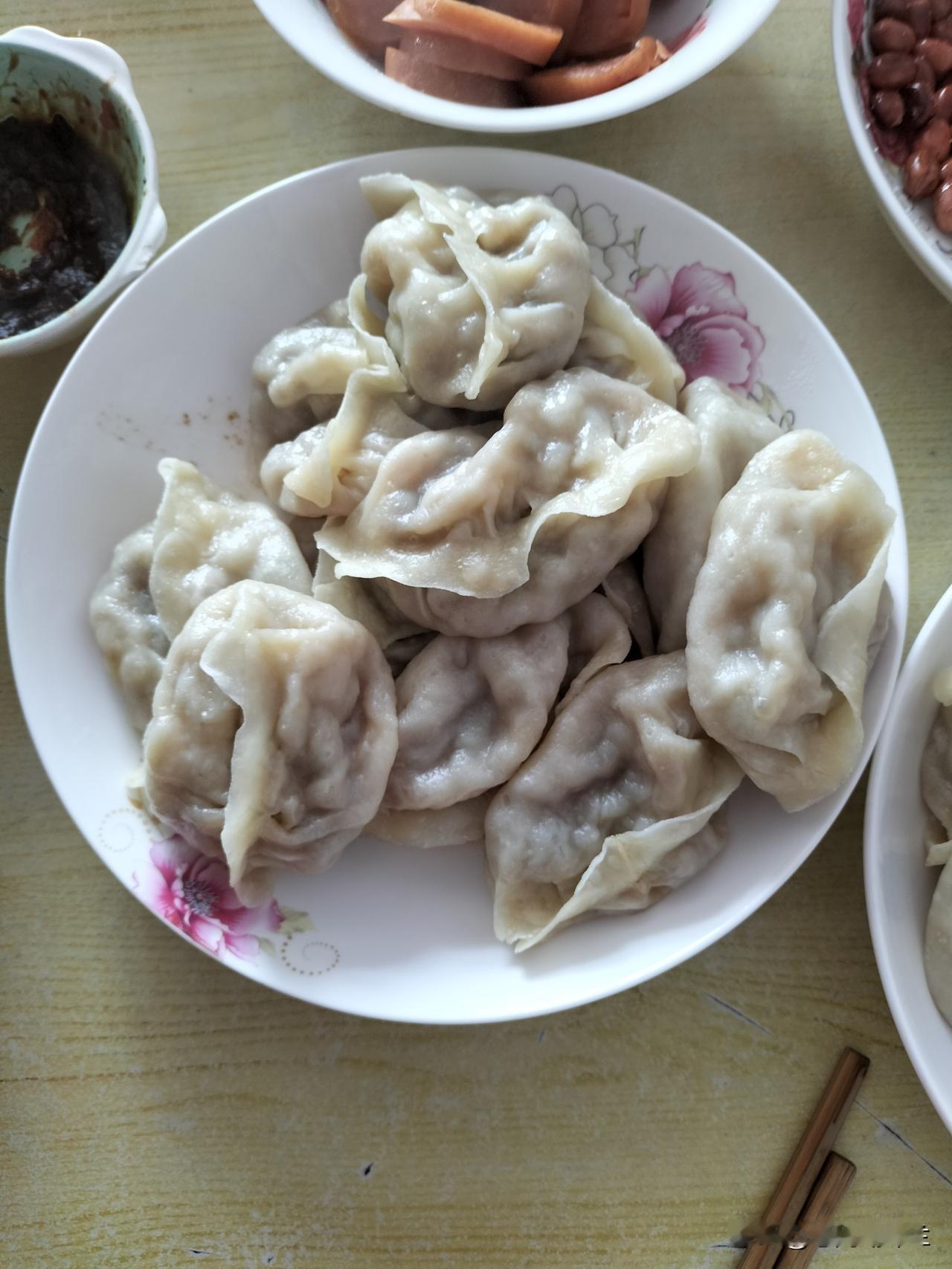 剩下一半的冬瓜，把冬瓜拿回来也没吃，今天必须把冬瓜吃了，不然放冰箱时间长了就坏了