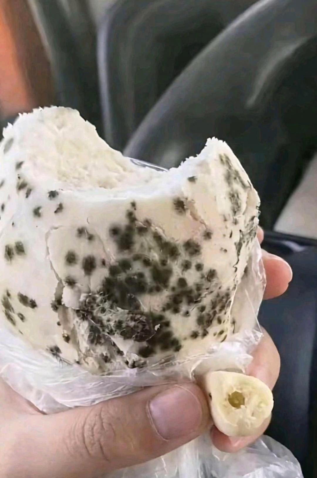 一口馒头一口蒜绝了