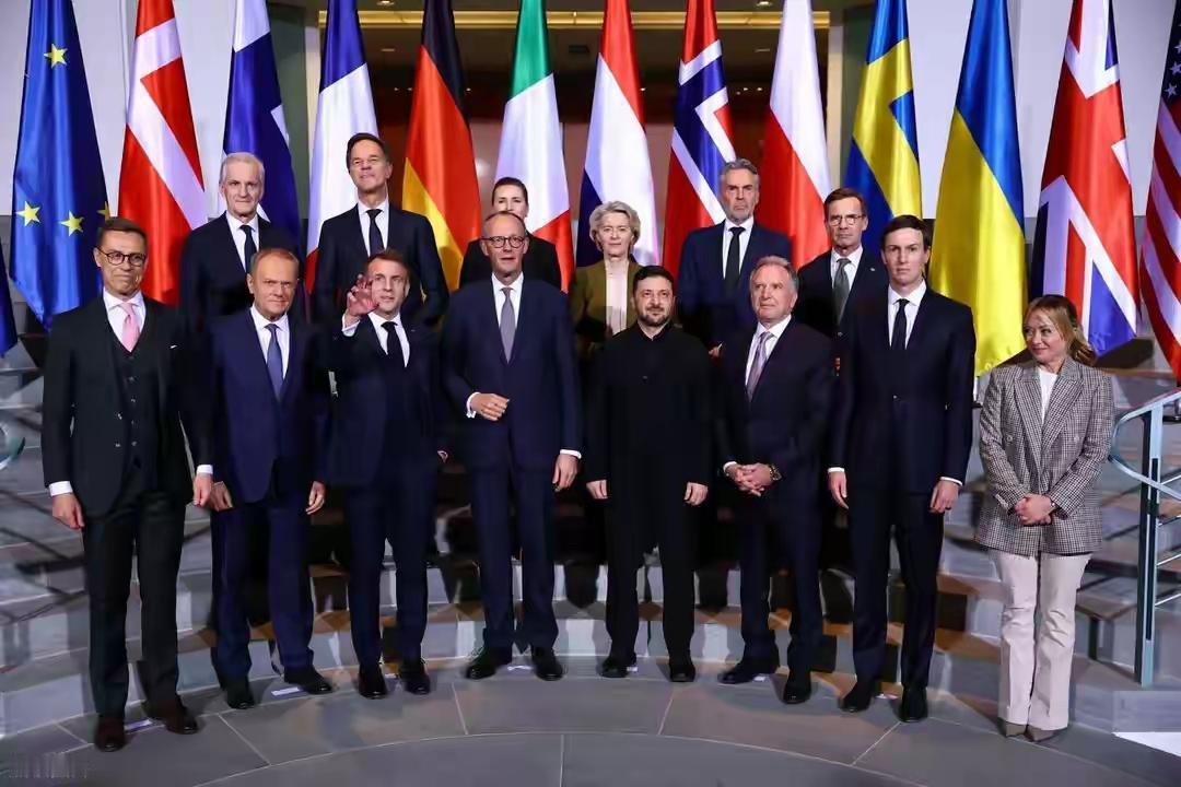 反美全面启动？28国统一战线，将重心对准美国，英国打响第一枪