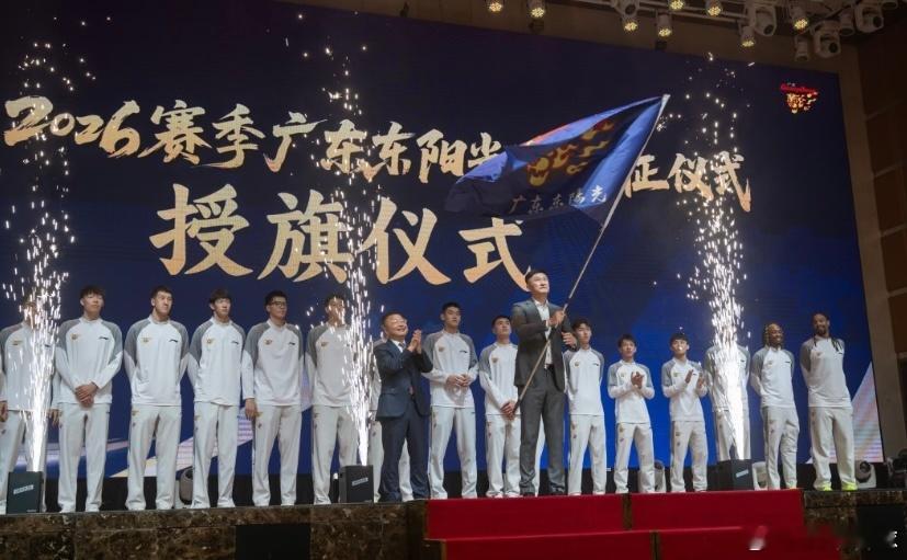 新老交替的阵痛期真的很困难，稍有不慎很可能就跌出季后赛，但好在广东队还是挺过来了