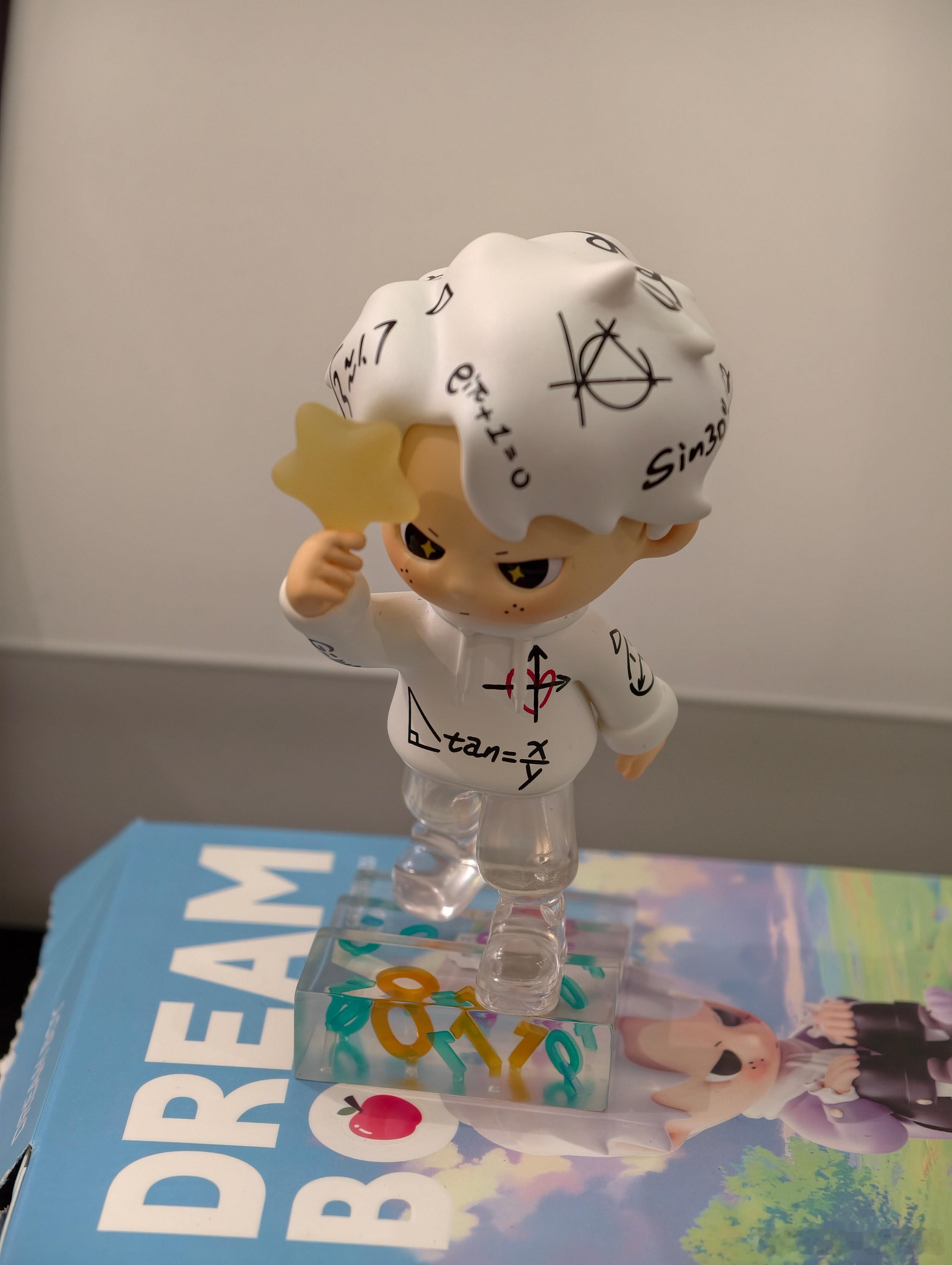 追觅明天的活动也是诚意满满邀请函很用心。明天也是给自家员工包了上海迪士尼的晚场，