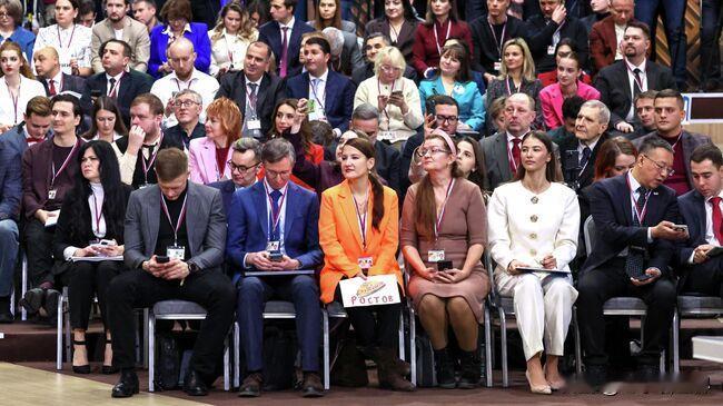 【实时更新“与普京的年度结果”（30）：英国BBC记者提出尖锐问题】
莫斯科时间