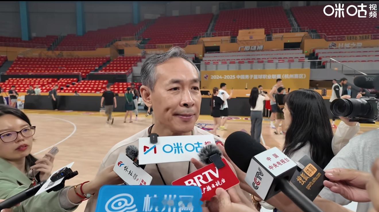 许利民指导赛前采访：“最后一场比赛我们没有退路了，为尊严而战，为荣誉而战，北京几