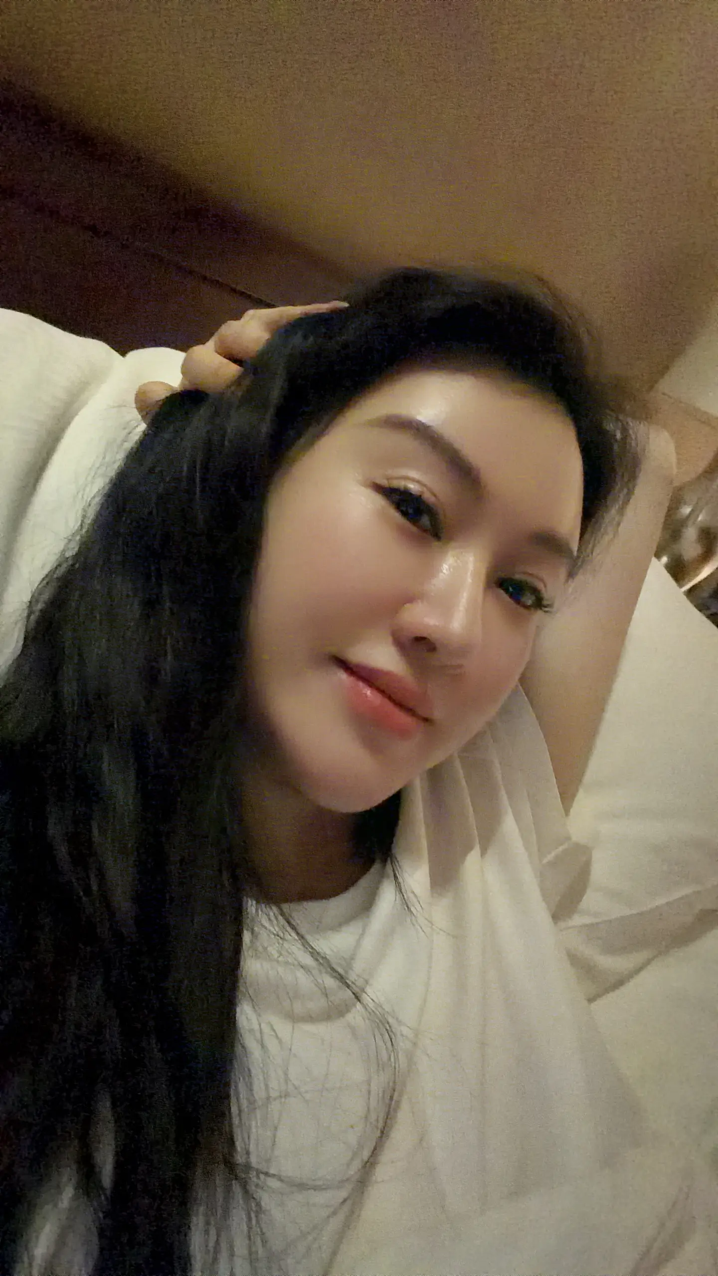 半夜醒来的样子……