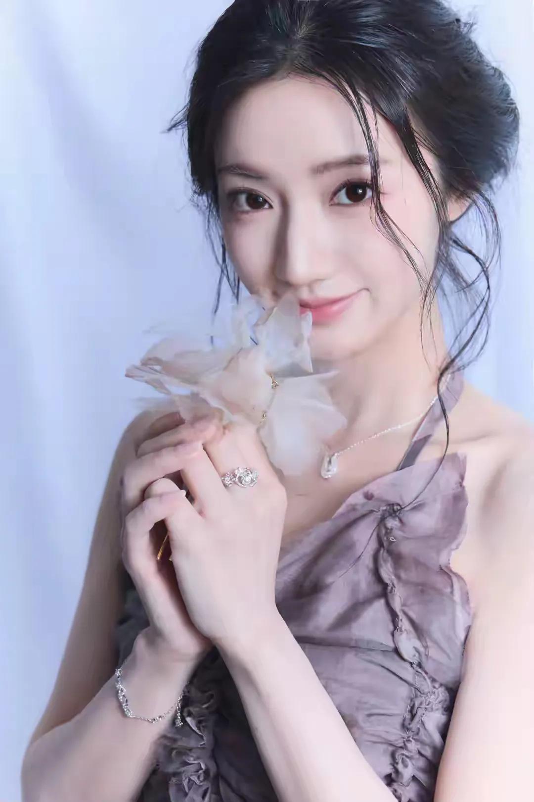 什么样的女人最具韵味宅家是一种什么滋味 女性应有的气质 女生的高级气质