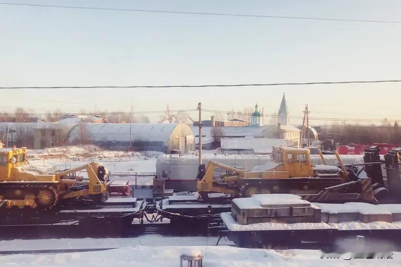 赴俄务工安全记牢，正规签约办齐证件，守法规戴护具。遇纠纷理性维权，存证据找使馆，