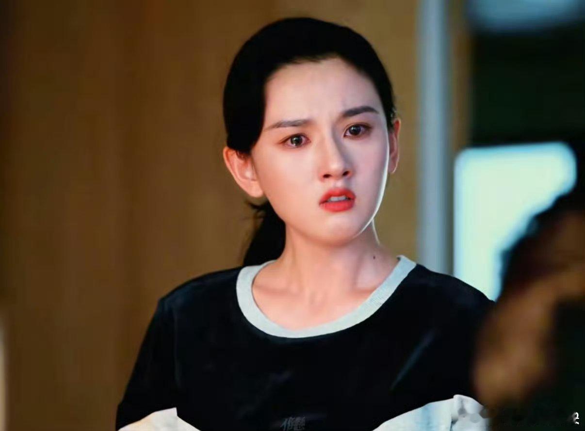 宋祖儿哭戏感染力好绝宋祖儿哭戏封神！强忍泪水的倔强眼神直击心脏，把崔冰冰的勇敢与