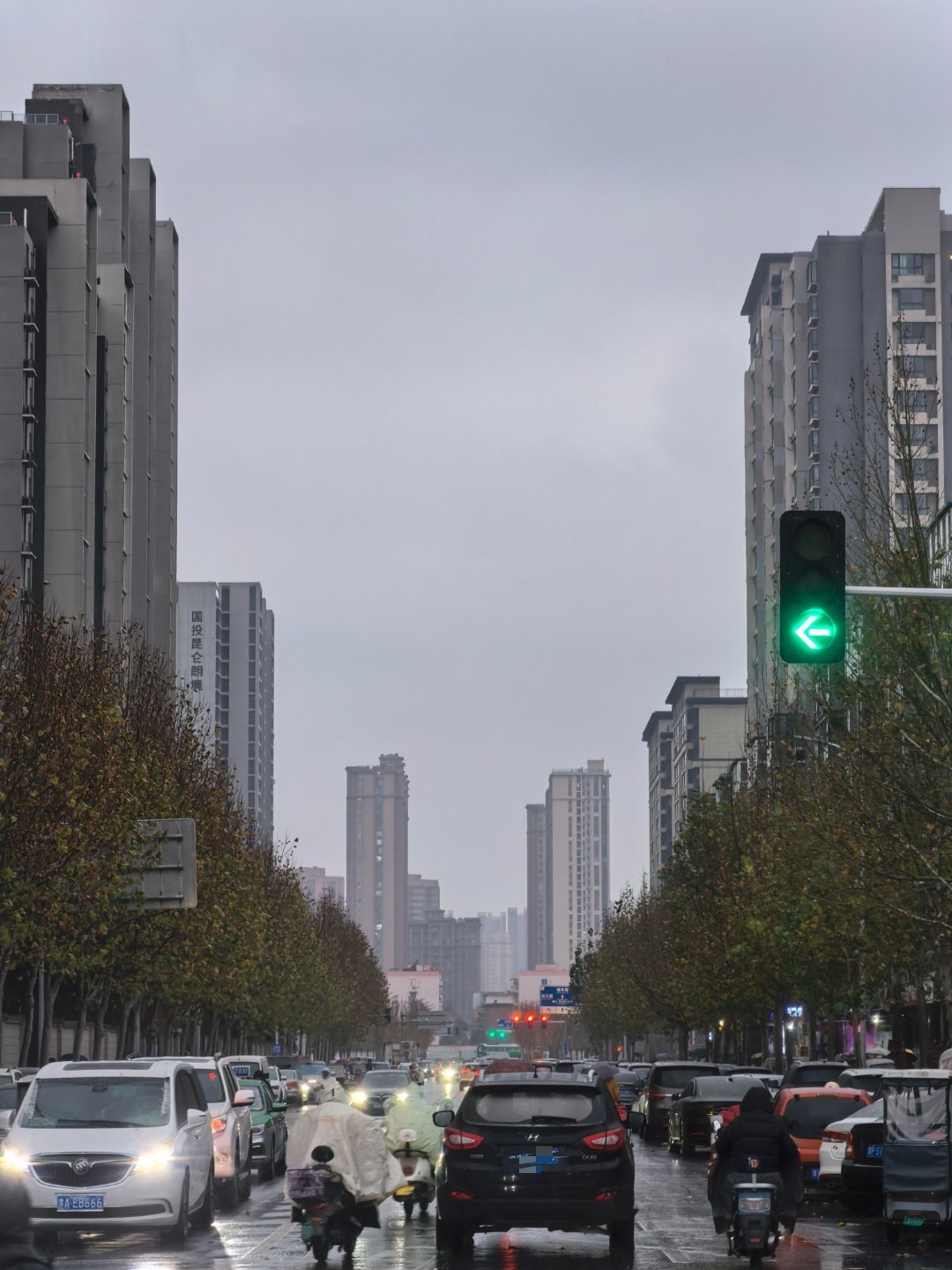 早呀早呀～郑州下雪了，冬天的感觉来啦。 