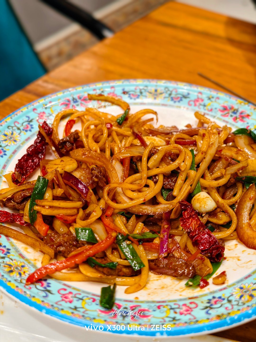 这年头，如果在滩羊铺子聊如何建一个旗舰店和如何让消费者为审美买单，那大概率是在忽