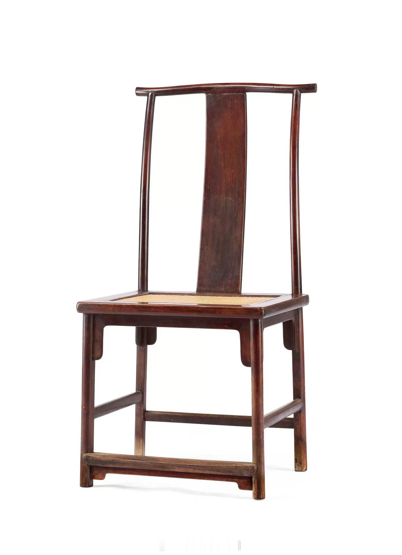 悦木集 | 清早期 黄花梨灯挂椅椅尺寸阔绰，靠背高而舒展，落落大方，若大家闺秀。