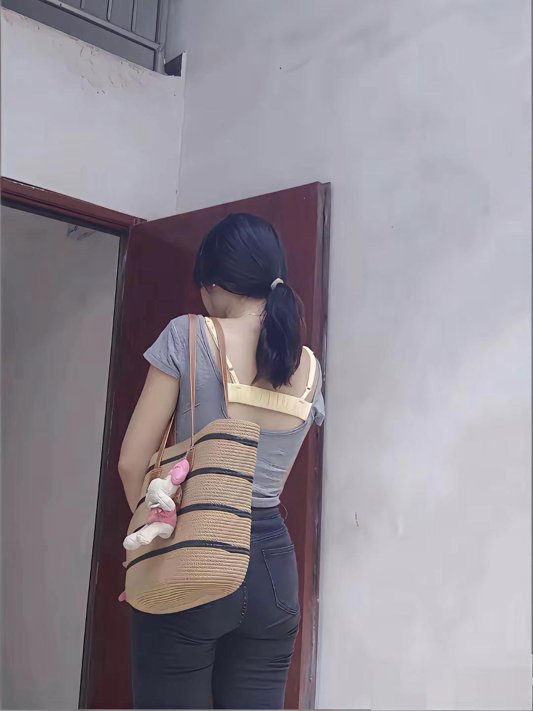 现在的社会装扮各异