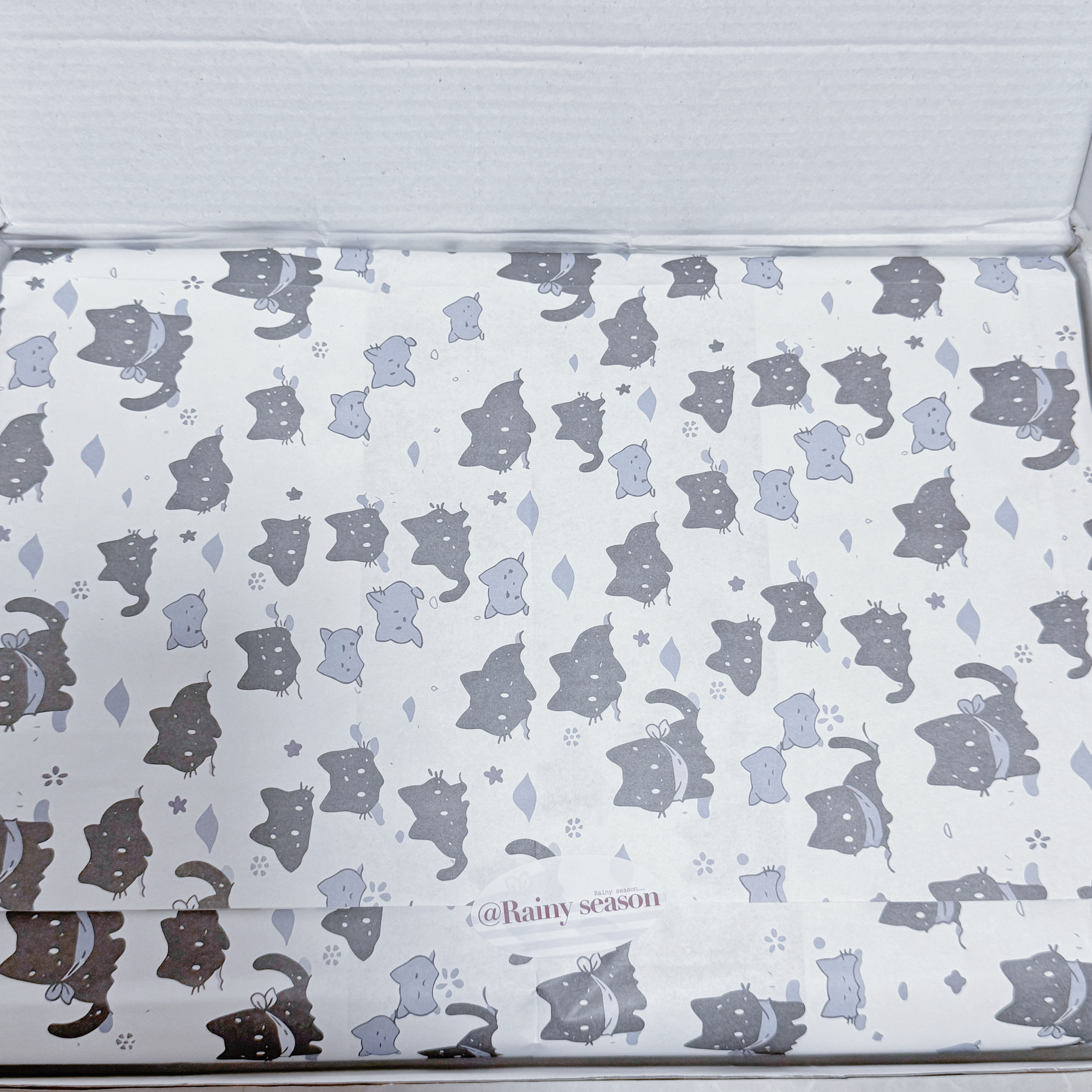 特别用心的小3y手幅卡套都是自己设计的，团子还让我自己选了最喜欢的，真的很爱她，