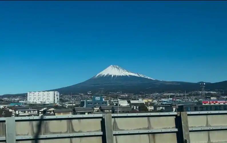 日本如果“沉海”了，那国家上亿人该去哪？联合国早已给出答复。

麻烦看官老爷们右