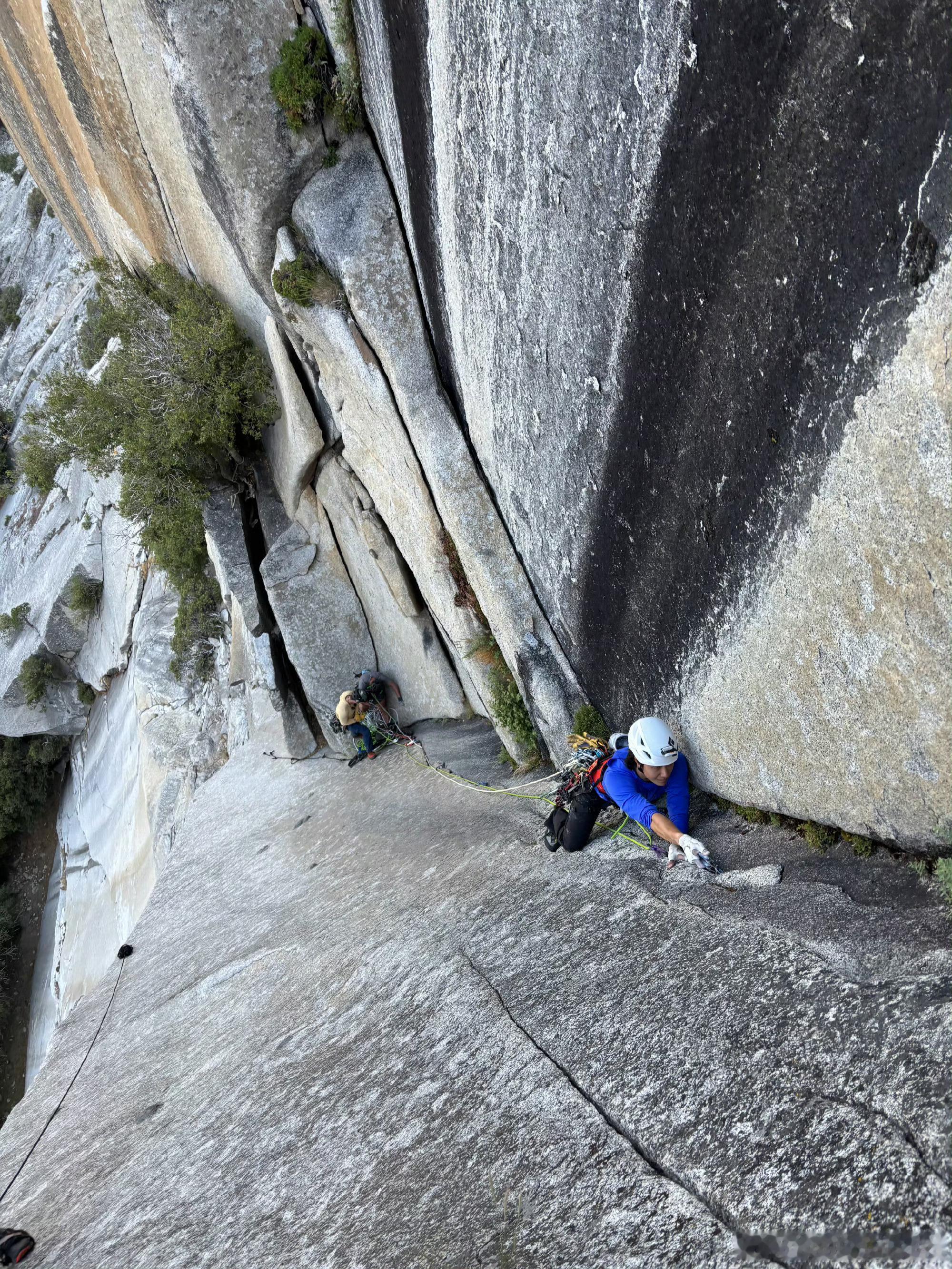 王一博 内娱最有种的男人，内娱最有种的男人！凌晨4点夜袭1700米沙漠珠峰，登顶