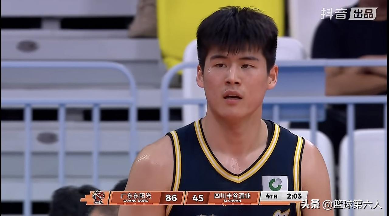 少年锋芒闪耀！陈家政末节暴走砍20+5，成广东大胜最大惊喜

在广东93-51大