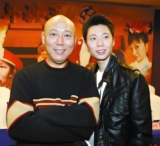 李成儒父子：最让人唏嘘的原生家庭遗憾
 
翻看李成儒父子的故事，真的让人感慨万千