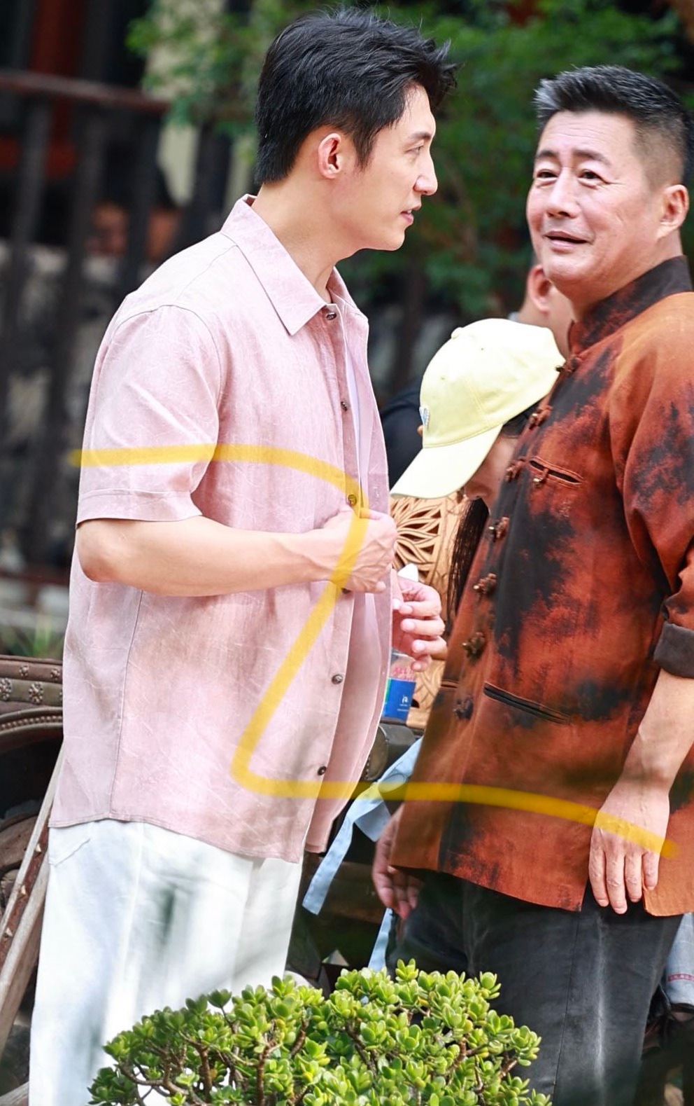 我不行了我觉得旁边高老师的衣服都比哥的好看