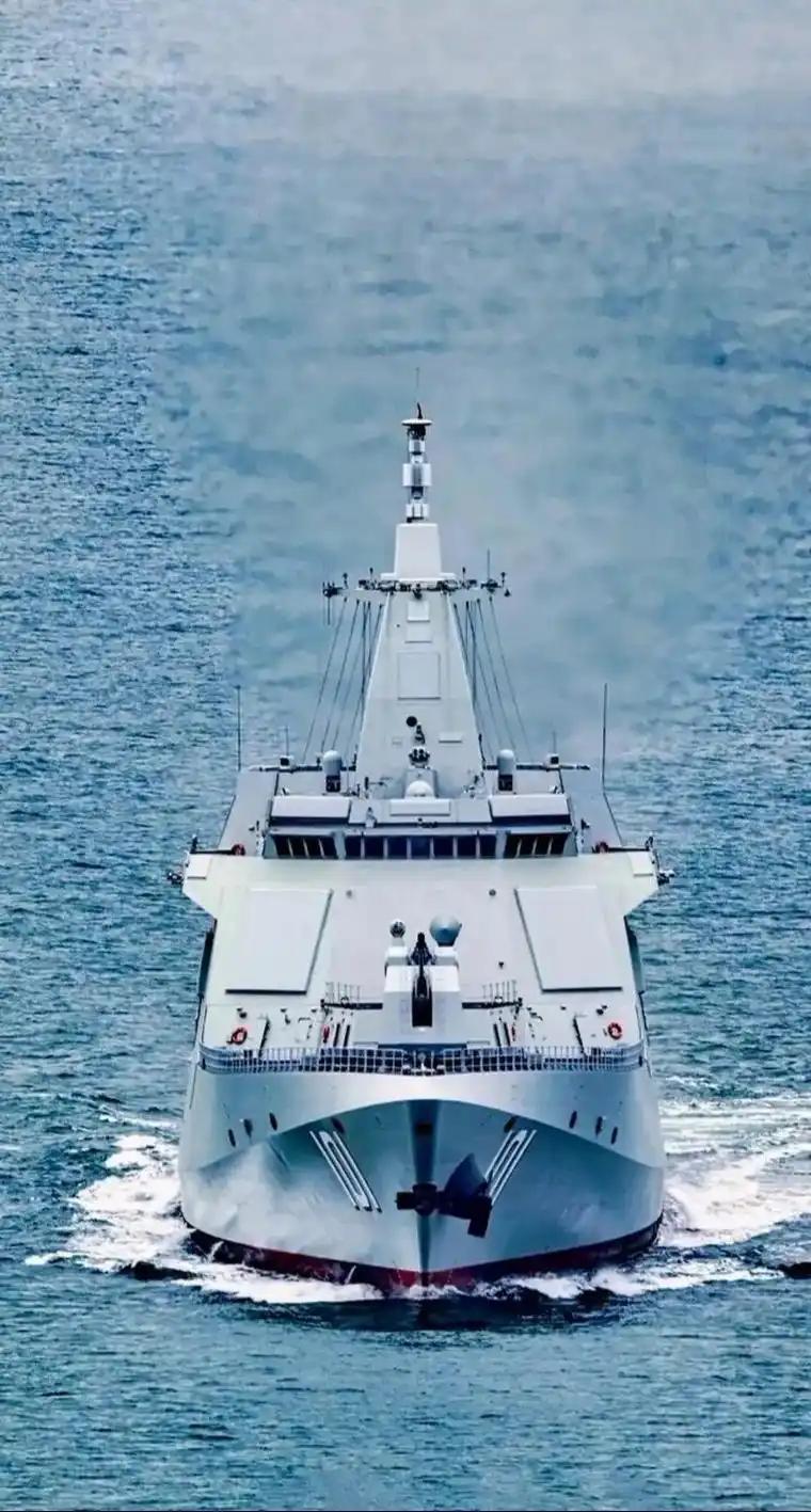 很多人还没意识到，055只是一个2014年定型的成熟产品，技术上的跨越还没有05