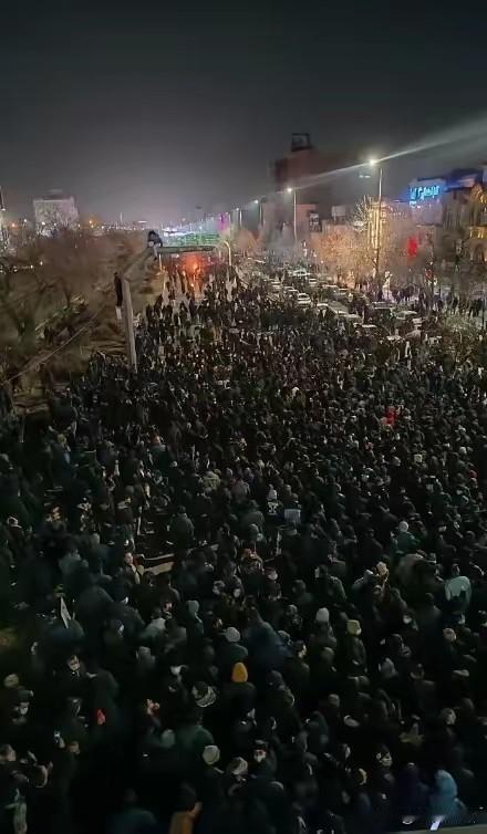 美国对伊朗的军事威胁，活脱脱就是霸权主义这头“丑恶怪兽”的现身。从历史瞧，202