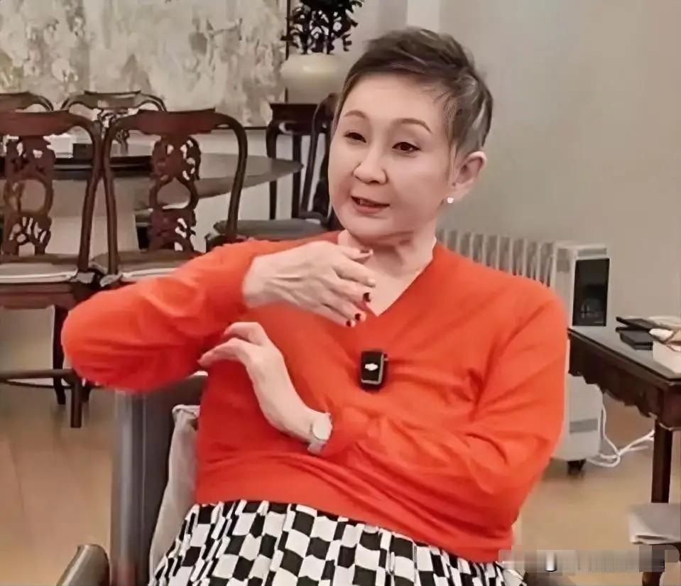 施南生住院了，给所有女人提了个醒：

①，时光对谁都是公平的，再要强，再能干的女