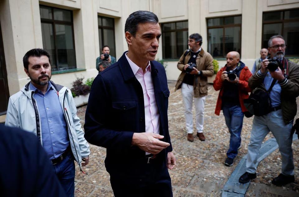 西班牙首相宣布解散国会，提前大选
西班牙首相佩德罗·桑切斯（Pedro Sanc