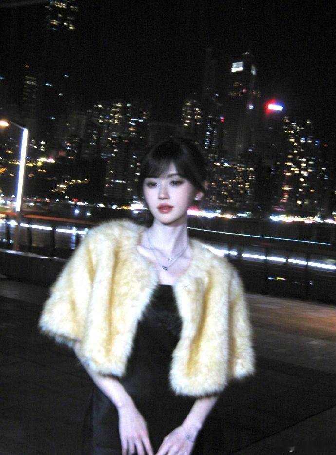 鞠婧祎亲爱的维多利亚鞠婧祎亲爱的维多利亚鞠婧祎比夜色更美丽