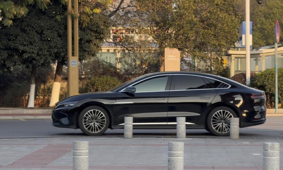 比亚迪为何成为大学老师购车首选？实力获得高知人群认可


近你去国内各大高校逛逛