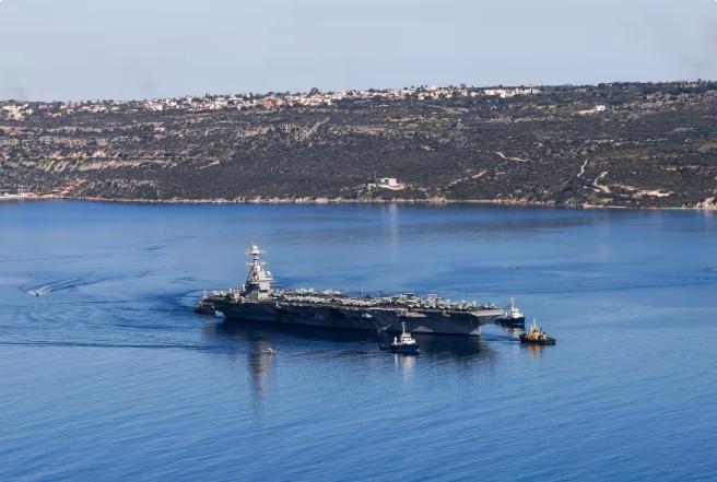 据《纽约时报》披露，此前美军声称福特号航母只是洗衣房发生轻微火灾并非实情，火灾其