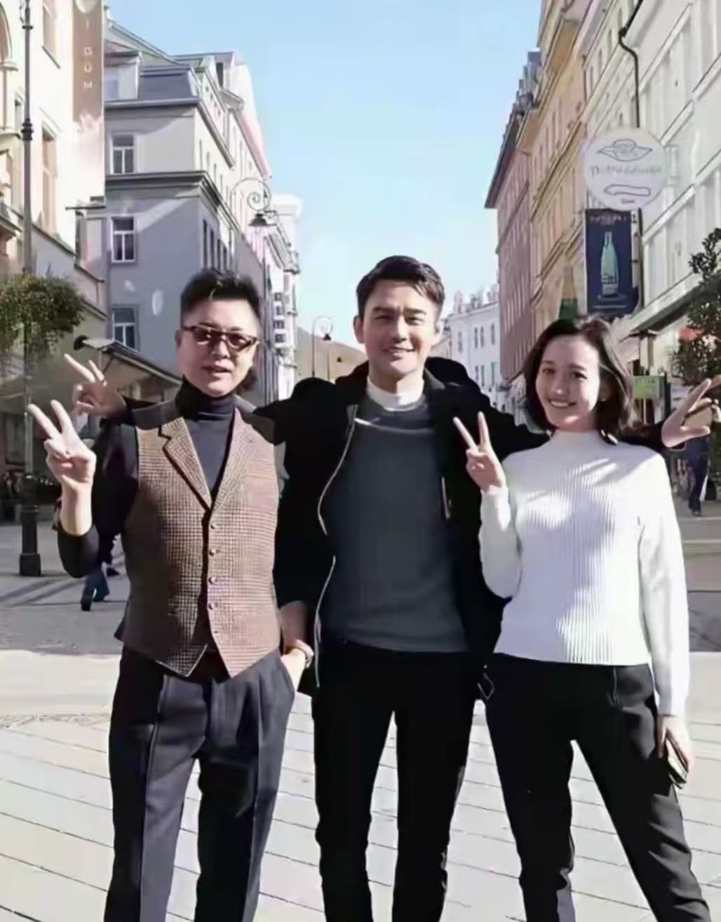 他们的这张合影还是头一次见呢！！！！你还能叫出他们的名字吗？ 