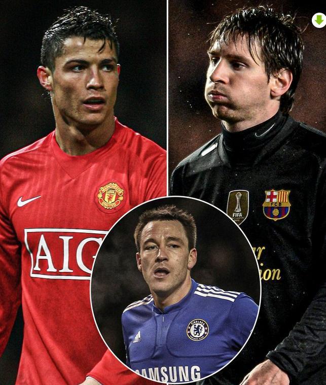 前切尔西队长特里最近开始售卖他的一些私人收藏品，包括C罗和梅西的原味球衣..
C