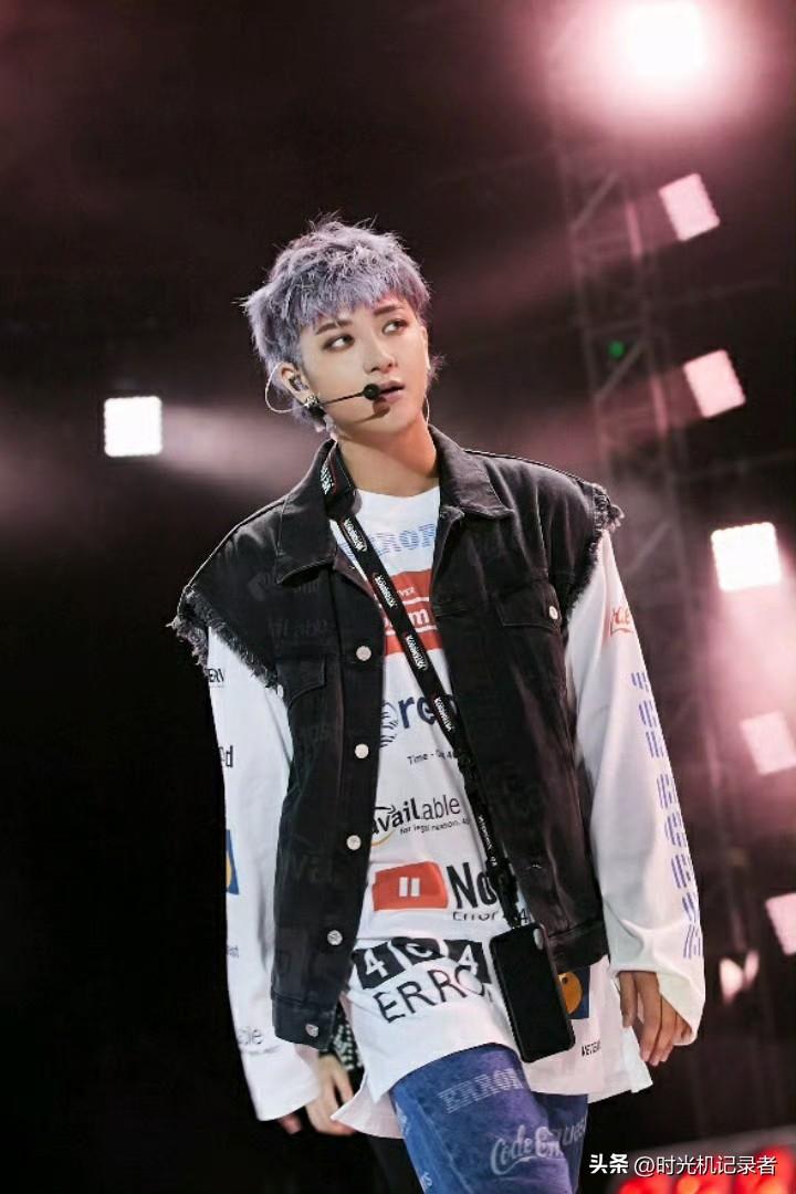 黄子韬胖成球了，都是徐艺洋的错，让黄子韬太安逸，太幸福了。
自从黄子韬结完婚，真