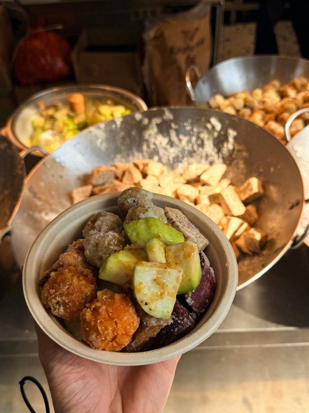 曾舜晞也吃太好了咱就说这个曾舜晞也吃太好了，一天八顿，顿顿不重样，隔着屏幕都被给