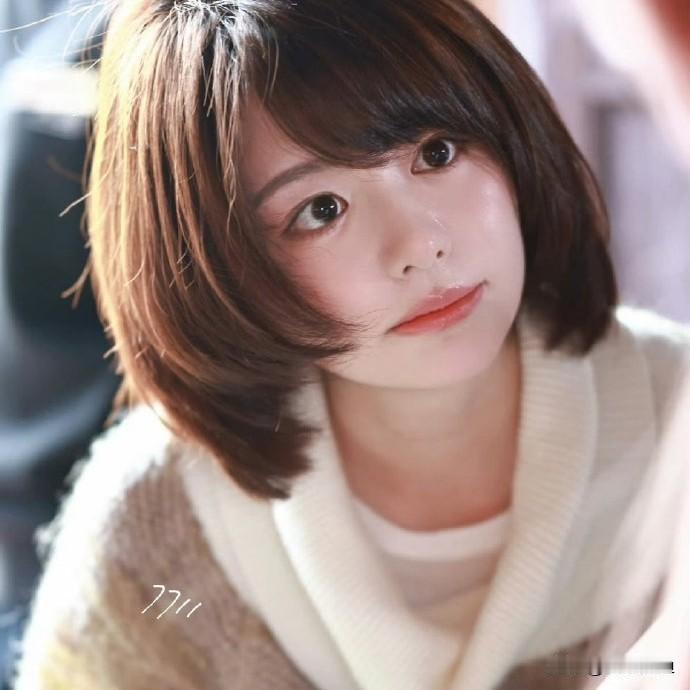 黄教主审美稳准狠？但这位新签的“小尹恩惠”白翊汝，火起来我看挺悬！ 黄晓明旗下新