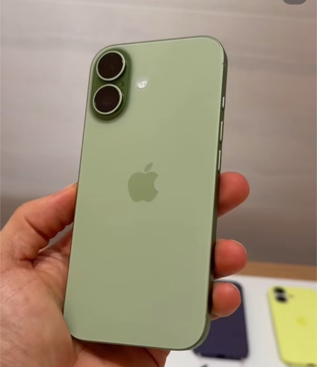 iPhone17补贴后售价4999元太香了！！！4999元值啊！新一代的钉子户机